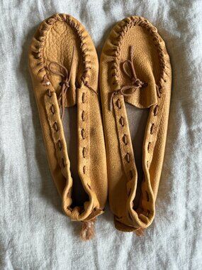 Leather Moccasin Slippers Soft Sole Tan Handmade Cabin Cozy Boho Women’s 9-10